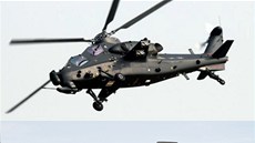 Čínský vrtulník WZ-10 a americký stroj AH-64 Apache Čínský vrtulník WZ-10 a americký stroj AH-64 Apache