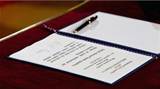 Podpis Miloe Zemana na prezidentském slibu, který pronesl ve Vladislavském...
