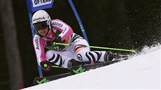 Nmka Viktoria Rebensburgová pi obím slalomu v nmeckém Ofterschwangu.
