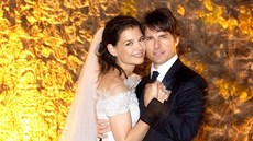 Katie Holmesová a Tom Cruise na oficiální svatební fotografii (ím, 18....