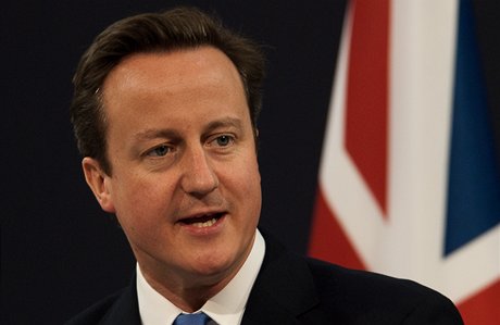 Podle Camerona je pouití chemických zbraní váleným zloinem.