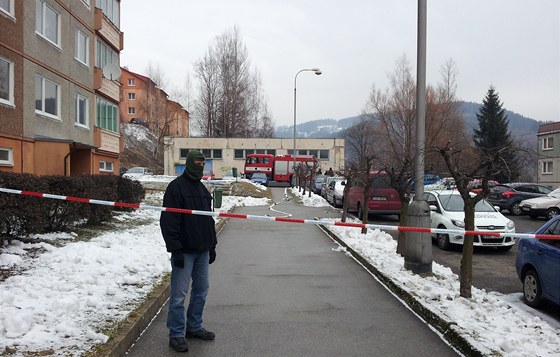 Zásah GIBS u domu, v nm policista bydlel. 