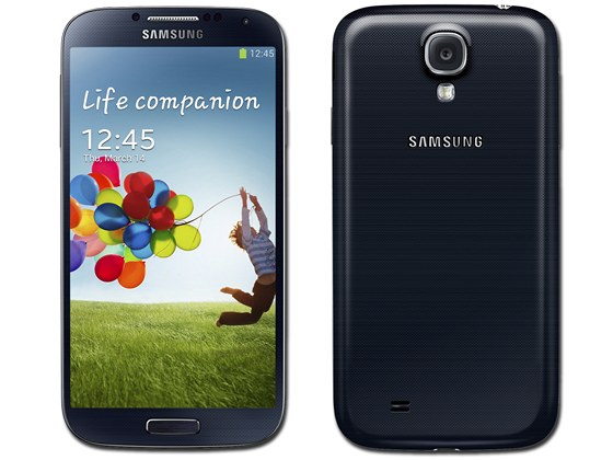 Samsung Galaxy S4 netáhne zákazníky tak, jak firma doufala.