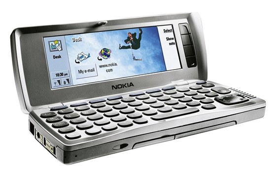 Nokia 9210 Communicator - první telefon nokia se Symbianem