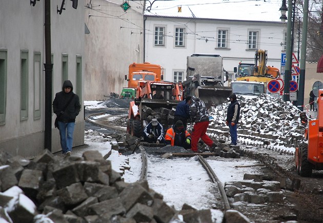 Oprava na Malé Stran plynule pejde ve výluku na trati do Barrandova.