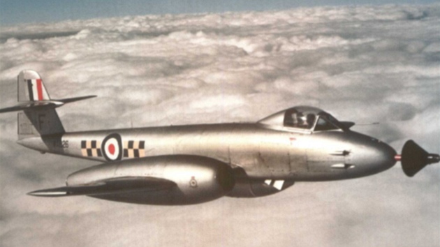 Meteor slouc pro testy doplovn paliva za letu. Letoun m dlouh motorov gondoly pouvan od verze F Mk.4.