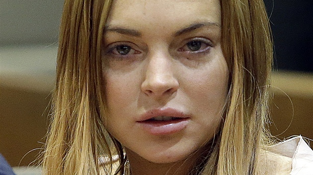 Lindsay Lohanov pijala rozsudek a nastoup do lebny.