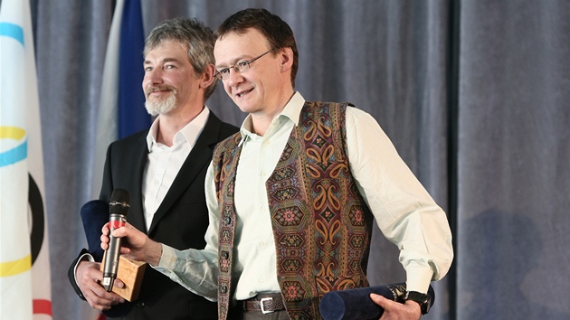 VYZNAMENAN. Horolezci Antonn Blk a Vt Auermuller pevzali cenu fair play za zchranu ivota. 