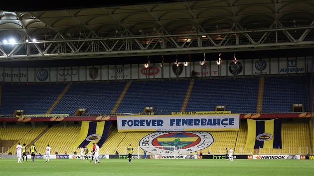 Osmifinle Evropsk ligy mezi Fenerbahce a Plzn se hrlo kvli disciplinrnmu trestu od UEFA bez divk.