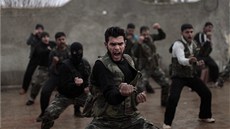 Cviení syrských povstalc v provincii Idlíb 