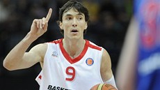 Basketbalista Jiří Welsch táhne útok Nymburka v utkání proti CSKA Moskva. Basketbalista Jiří Welsch táhne útok Nymburka v utkání proti CSKA Moskva.