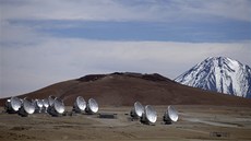 Chilská observatoř ALMA na archivním snímku z 27. září 2012. Chilská observatoř ALMA na archivním snímku z 27. září 2012.
