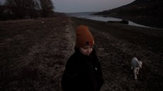 Záběr z filmu Pevnost, v němž zvou čeští tvůrci do skanzenu komunismu, neuznané Záběr z filmu Pevnost, v němž zvou čeští tvůrci do skanzenu komunismu, neuznané