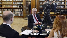 Prezident Miloš Zeman v pořadu Partie televize Prima, který moderovali Jan Prezident Miloš Zeman v pořadu Partie televize Prima, který moderovali Jan