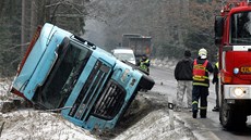 Nehoda kamion zkomplikovala dopravu mezi Aí a Chebem.