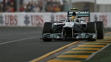 Lewis Hamilton z Mercedesu na trati Velké ceny Austrálie.