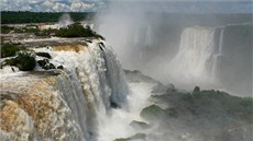 Vodopády Iguaçu z brazilské strany Vodopády Iguaçu z brazilské strany