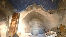 Gotická freska Posledního soudu v podzemí fary v Broumov