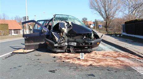 Opilý mladík v nedli okolo pl osmé ráno havaroval v obci Rohovládova Blá.