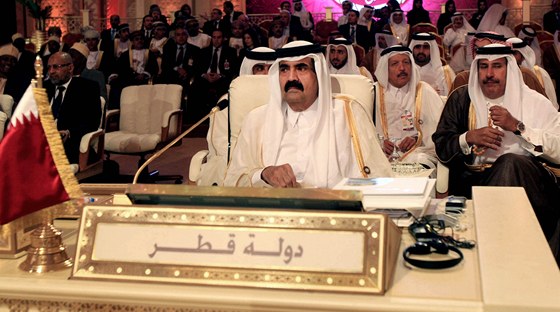 Katarský emír Hamad bin Chalífa Sání na summitu Ligy arabských stát navrhl