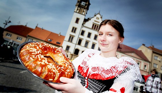 Sobotní den v Hustopeích byl ve znamení tradiních Slavností mandloní a vína.