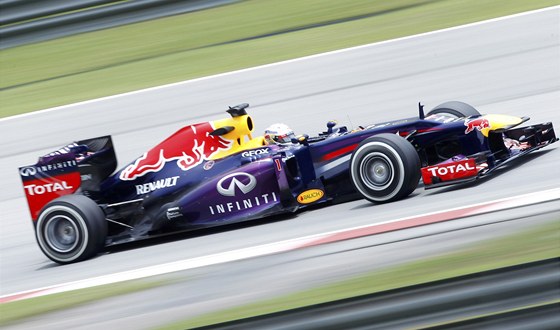 Sebastian Vettel bhem tréninku na Velkou cenu Malajsie