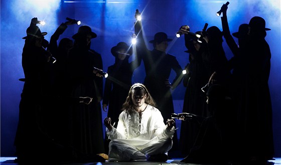 Fotografie ze zkouky baletu Jesus Christ Superstar, který ml mít v pátek 29.