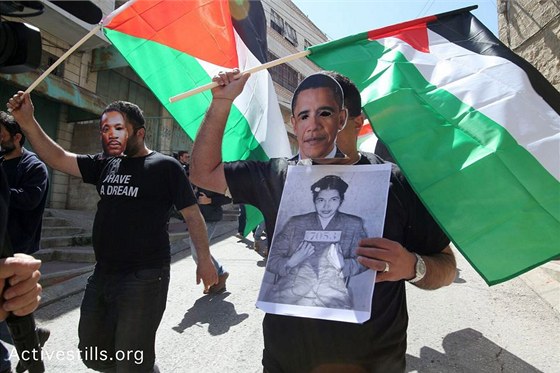 Pochod palestinských aktivist proti izraelské okupaci. 