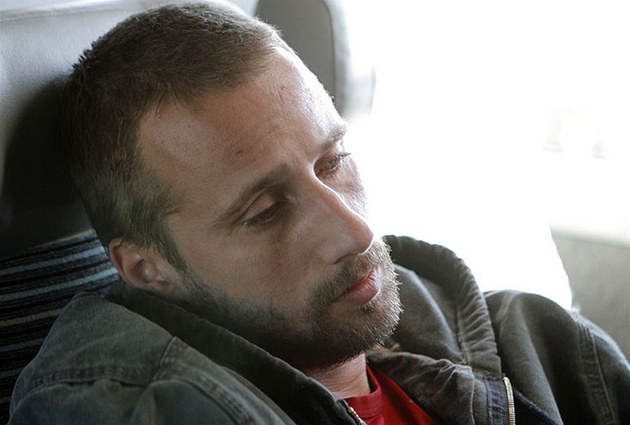 Herec Matthias Schoenaerts ve filmu Na de