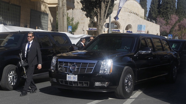 Jedna z Obamovch limuzn, jak ji fotografov zachytili bhem nvtvy americkho prezidenta v Izraeli (21. bezna 2013)