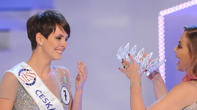 eskou Miss 2013 Gabrielu Kratochvlovou korunovala Ornella Muti.