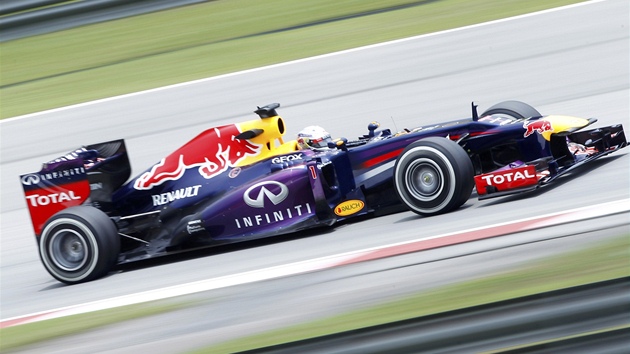 Sebastian Vettel bhem trninku na Velkou cenu Malajsie