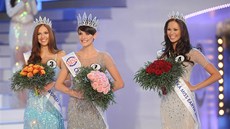 eskou Miss 2013 se stala Gabriela Kratochvílová (uprosted), eskou Miss World...
