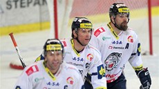 Liberečtí hokejisté Petr Nedvěd, Radek Duda a Jan Výtisk (zleva) Liberečtí hokejisté Petr Nedvěd, Radek Duda a Jan Výtisk (zleva)