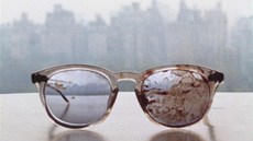 Brýle Johna Lennona, které ml, kdy ho v prosinci 1980 zastelil Mark Chapman.