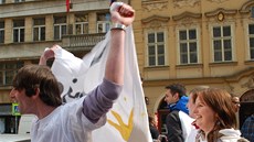 Studentské veselí ovládlo centrum Prahy. V sobotu odpoledne postavili studenti
