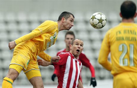 Z duelu ikov - Sokolov (lutá).