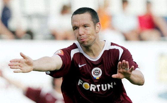 Pavel Horváth kandiduje na nejkrásnjí gól se svoji trefou z poloviny hit. Dal ji v roce 2007 jet ve sparanském dresu.