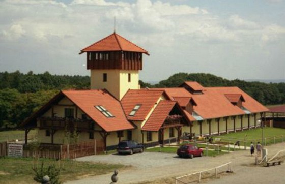 Farma Bolka Polívky v Olanech na Vykovsku stále eká na nového majitele.