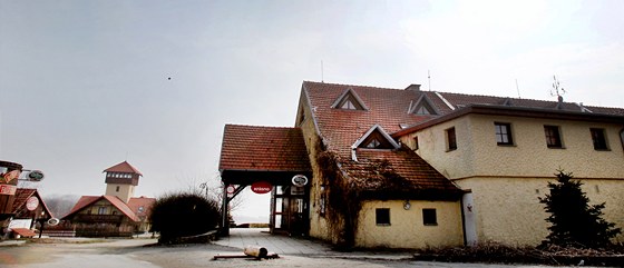 Bývalá farma Bolka Polívky v Olanech na Vykovsku.