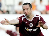 Sparansk fotbalista Pavel Horvth pi utkn s Olomouc. (21. kvtna 2007)