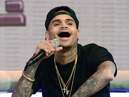 Chris Brown bez zub