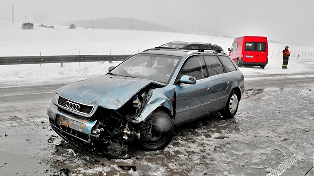 Hasii zasahuj u dopravn nehody na Olomoucku. (3. dubna 2013)