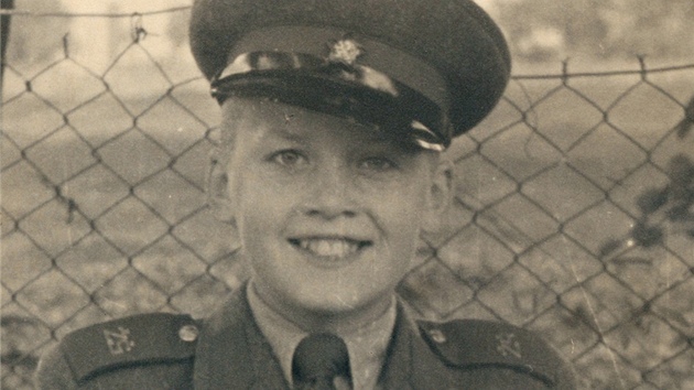 Kamil Ba v nov uniform na zatku 2. ronku, 1955.