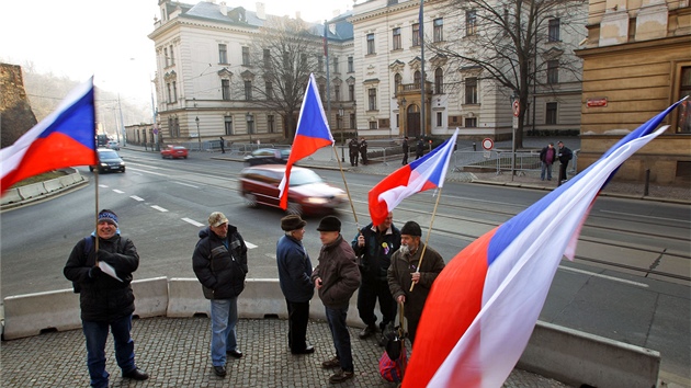 lenov hnut Holeovsk vzva se seli ped adem vldy v Praze. (8. dubna 2013)