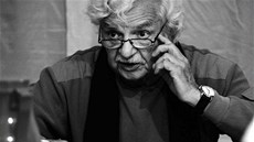 Ladislav Smoljak čtoucí a režírující Ladislav Smoljak čtoucí a režírující