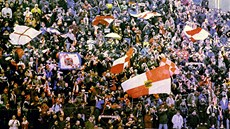 Ve druhé polovině devadesátých letech bývaly na fotbalovém stadionu v Brně plné Ve druhé polovině devadesátých letech bývaly na fotbalovém stadionu v Brně plné