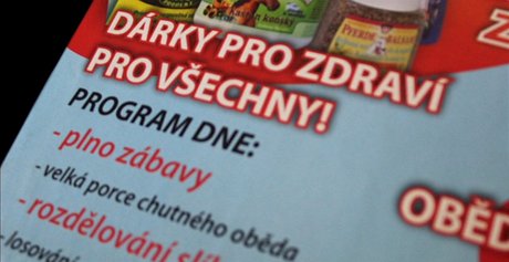 Stráníci v Otrokovicích se zastali seniorek, které na pedvádcí akci podepsaly prázdné smlouvy. Ilustraní snímek