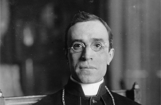 Kardinál Eugenio Pacelli, pozdjí pape Pius XII.