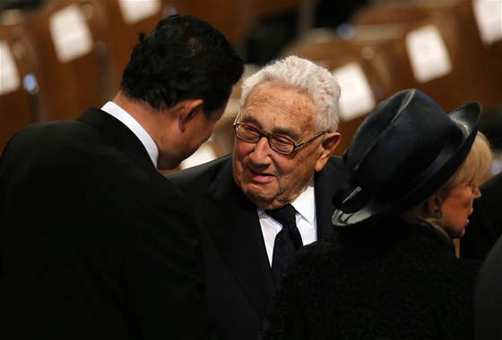 Henry Kissinger pi posledním rozlouení s bývalou britskou premiérkou Margaret...